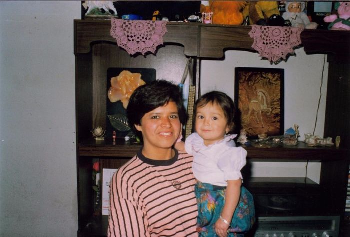 Yo, aquí con mi mamá