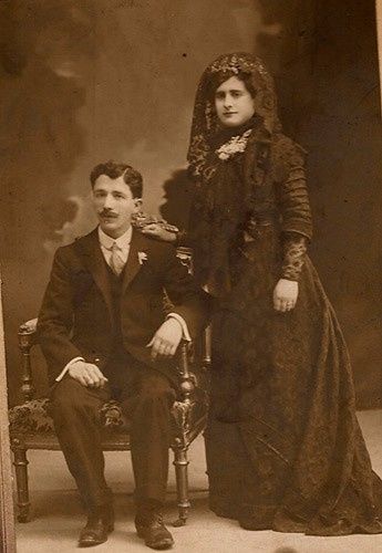 Vestidos de novia negros del Siglo XIX-XX