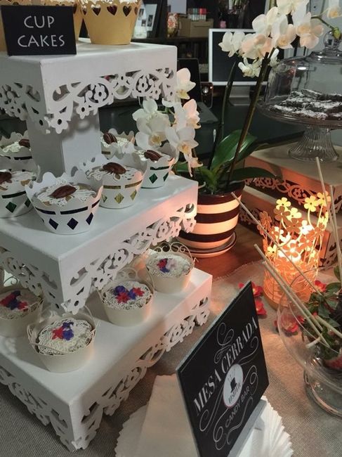 cupcakes de vainilla y chocolate con nuez