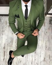 Trajes del novio en color verde 💚 2