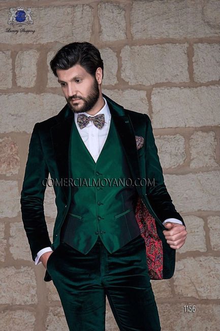 Trajes del novio en color verde 💚 13