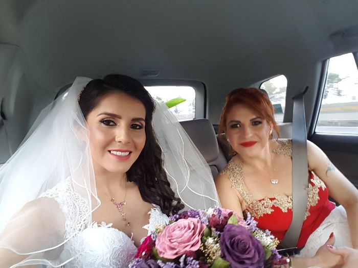 Camino a la iglesia 😍 - 2