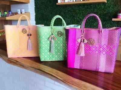 Modelo tejido de plástico