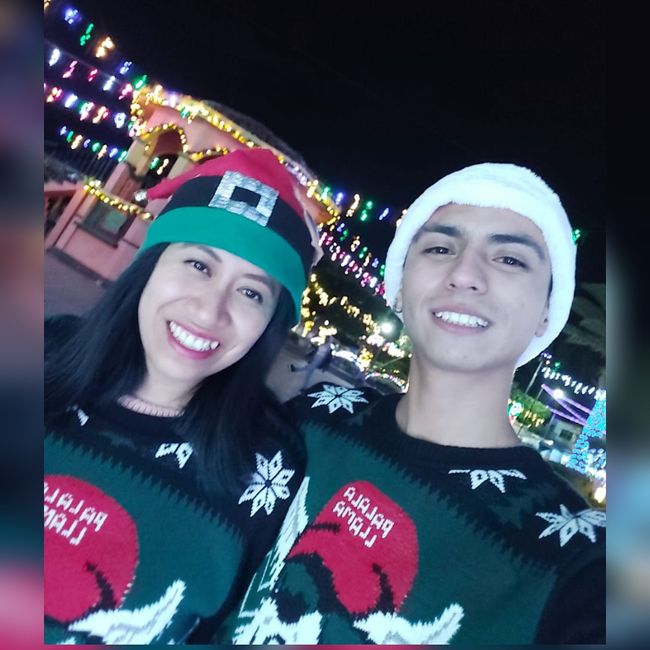 ¿Te gustan los ugly sweater en parejas? 🧥 - 1
