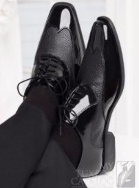 Zapatos de novio: ¿negro o café? - Negro