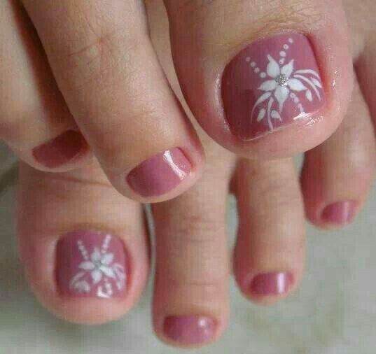 Pedicure rosa para el gran día. 4