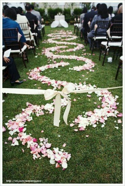 Camino de altar con pétalos rosa - 15