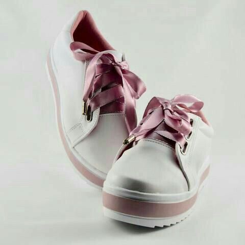 Novia con tenis color rosa - 14