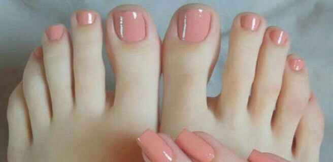 Pedicure rosa para el gran día. - 10