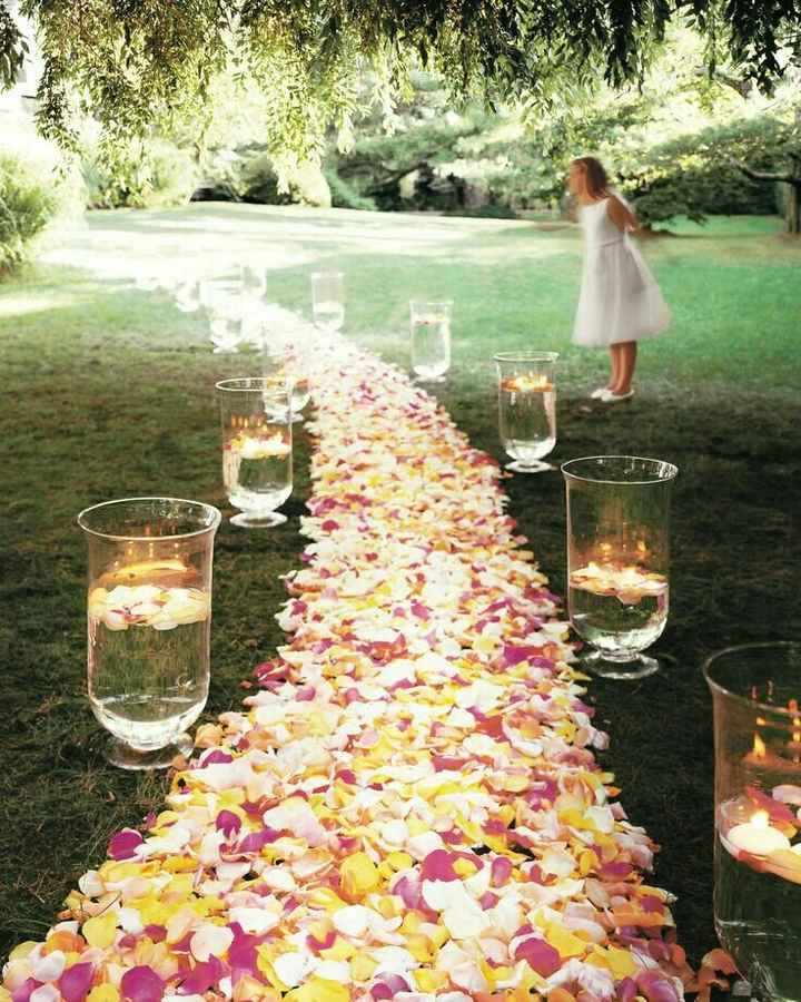 Camino de altar con pétalos rosa - 14