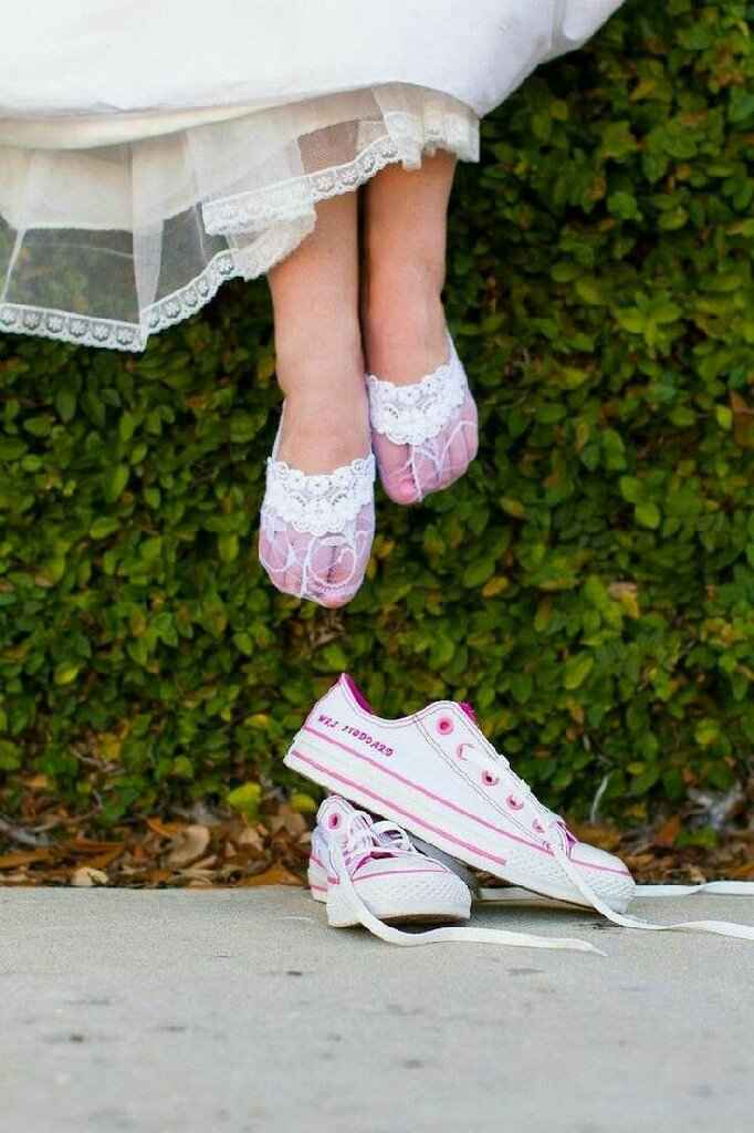 Novia con tenis color rosa - 5