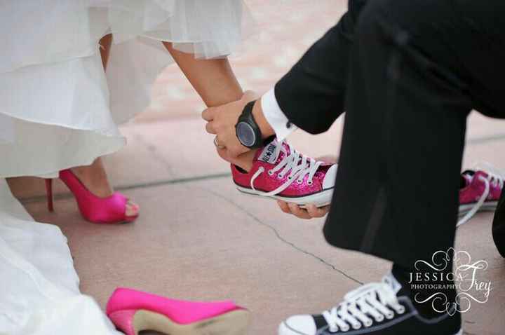 Novia con tenis color rosa - 12