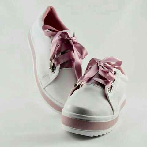 Novia con tenis color rosa - 14