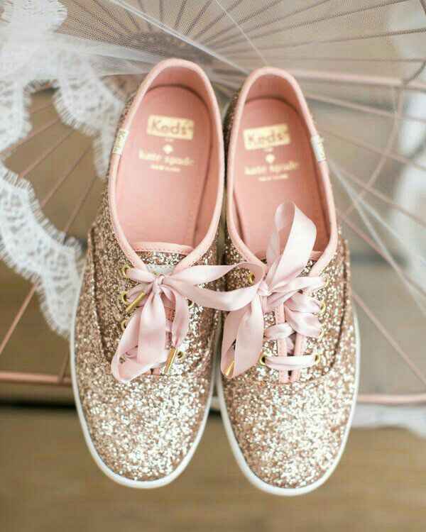 Novia con tenis color rosa - 15