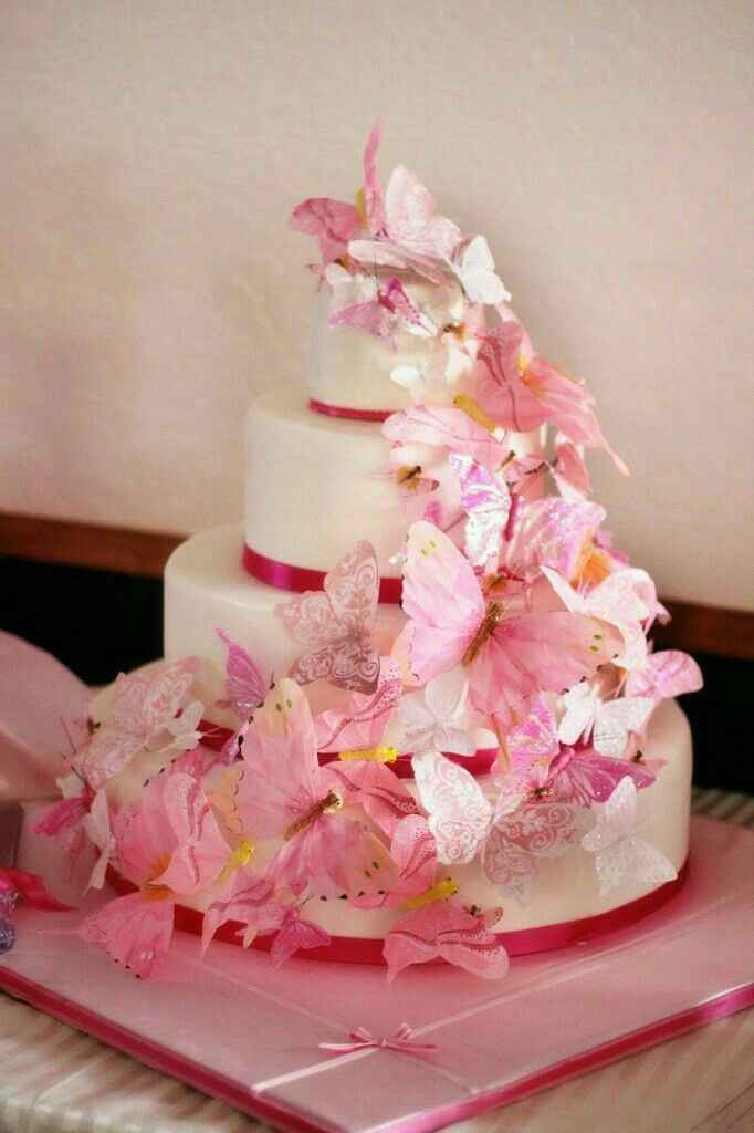 Mariposas color rosa en boda - 10