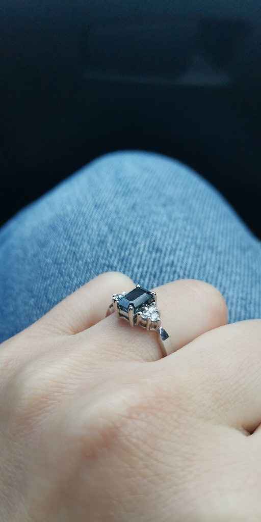 Hubiera elegido otro anillo de compromiso: ¿V o F? - 1