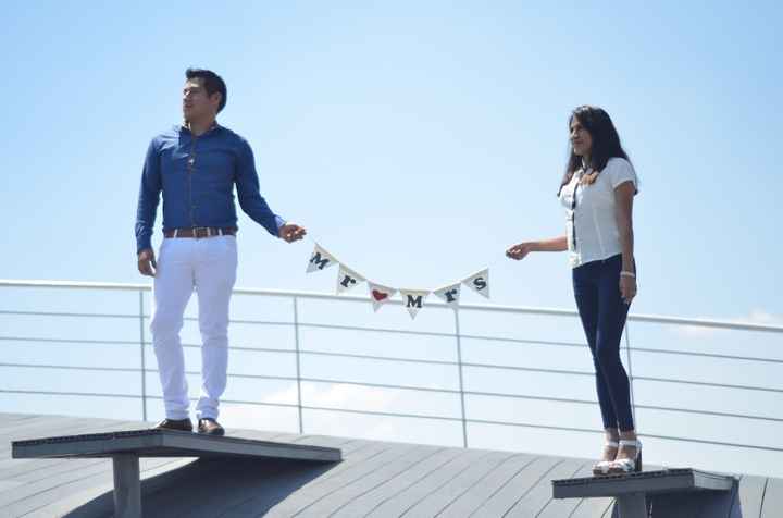 A mi se me ocurrió la gran idea de que dijeran Mr. & Mrs tambien las hicimos
