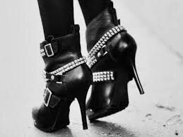 Y para los zapatos de cambio ¿qué par escoges? - 1