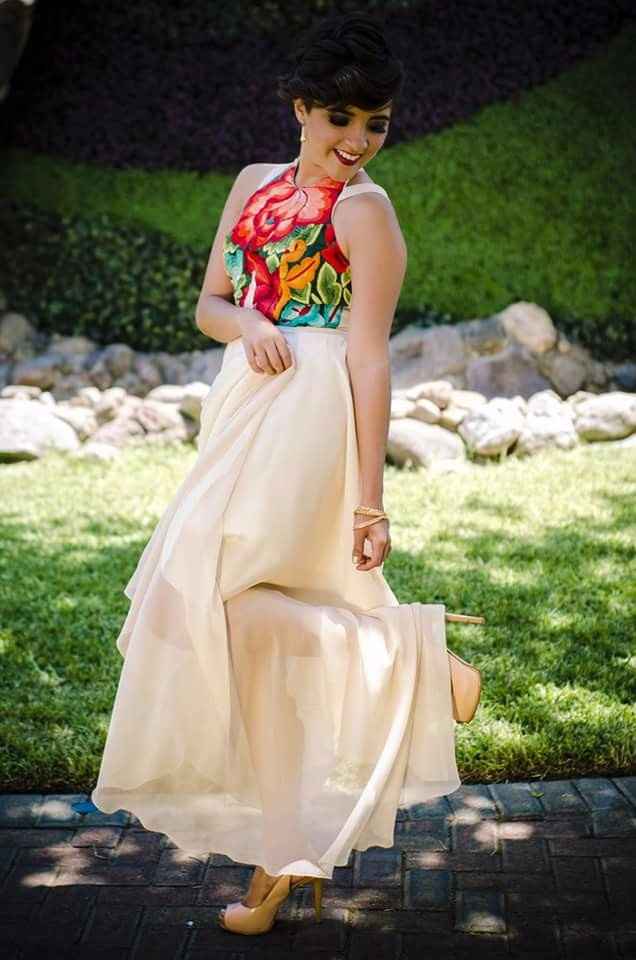 Vestido con bordados