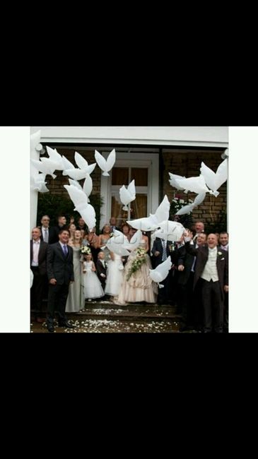 ¿que aventar afuera de la iglesia, al terminar la misa? - 1