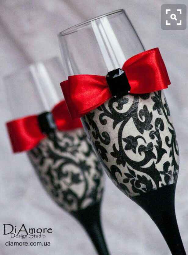 Ideas en color negro, blanco y rojo - 14