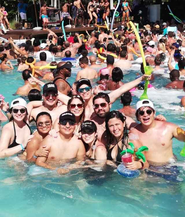 Despedida en la Riviera 🍾🌴👙 - 1