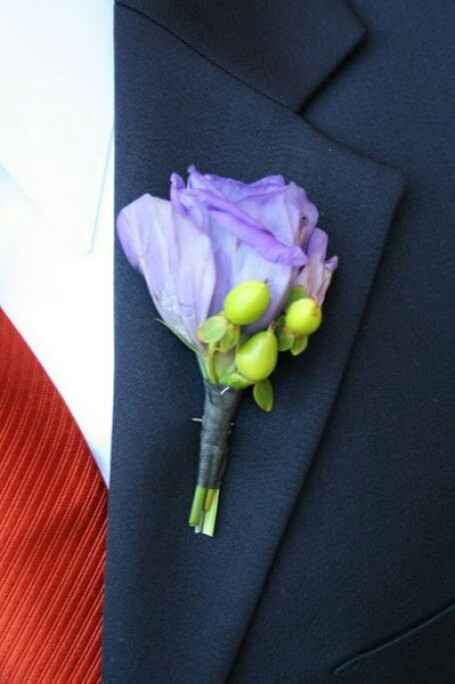 Ideas de ramo y boutonier en tonos morados - 7