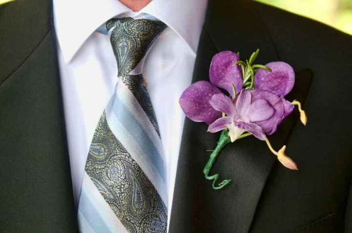 Ideas de ramo y boutonier en tonos morados - 8