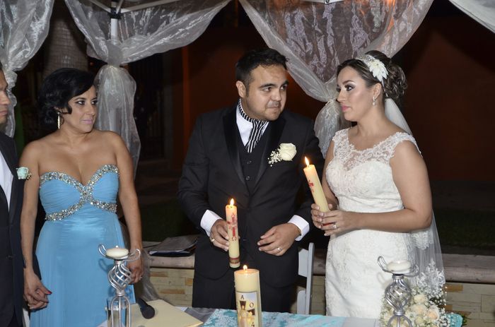 encendiendo el cirio