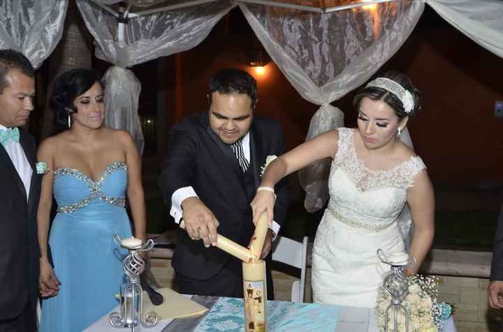 encendiendo el cirio