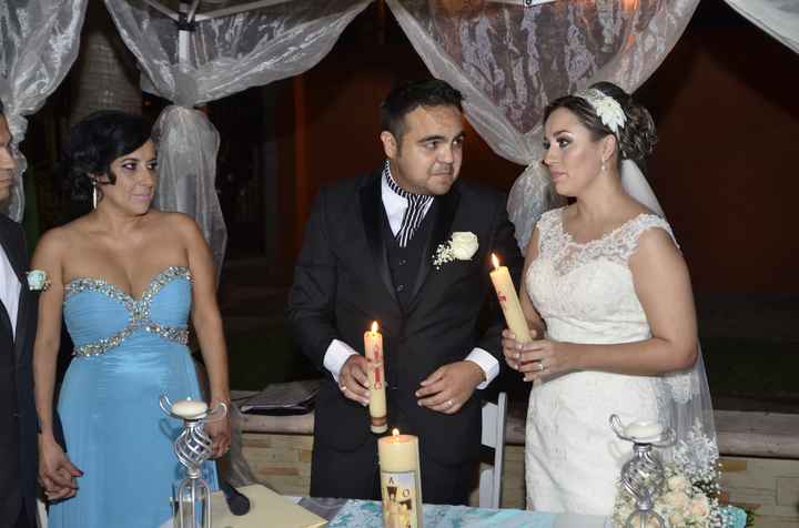 encendiendo el cirio