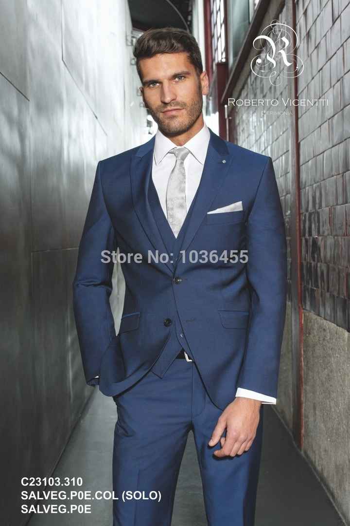 traje en color azul 2