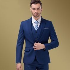 traje en color azul