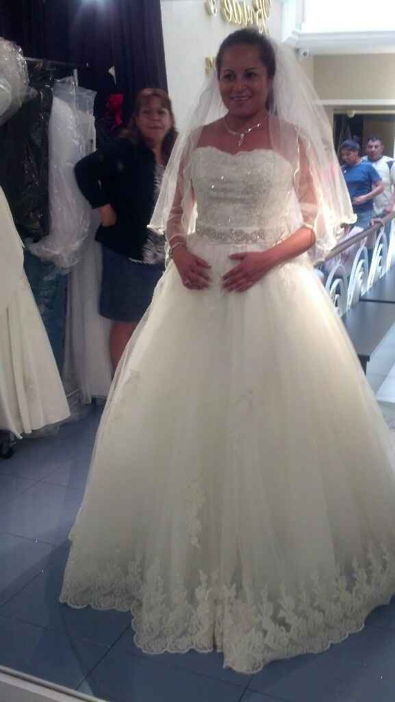 Chicas compartan su vestido de novia - 1