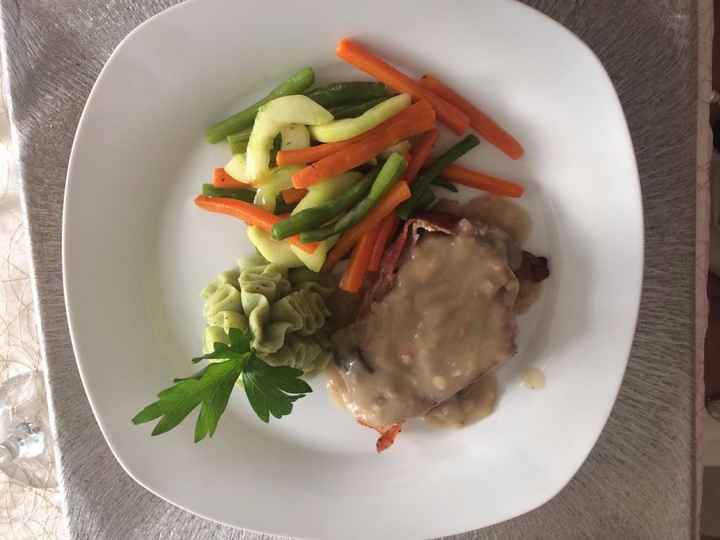 medallón con salsa de champiñones 