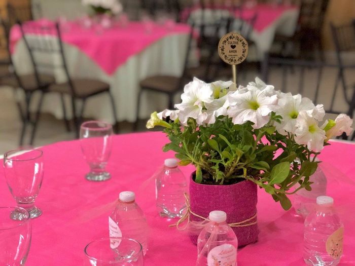 Centros de mesa el detalle del mensaje lo tome de pinterest