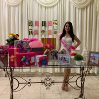 Mesa principal con regalitos