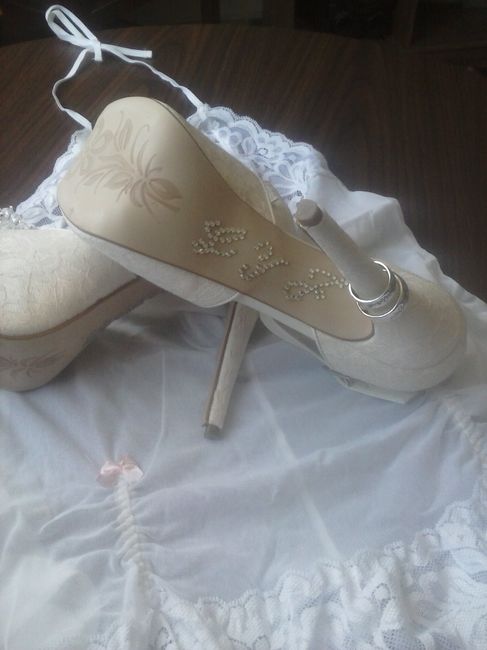 Mis zapatillas personalizadas por mi amorcito :<3 - 7