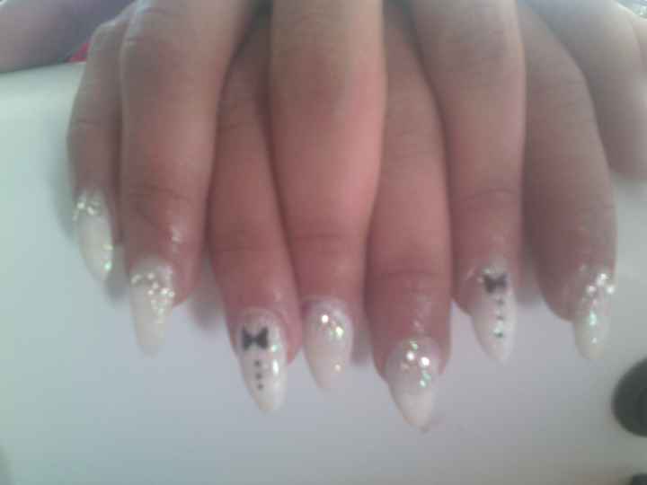 Uñas cortas para novia - 1