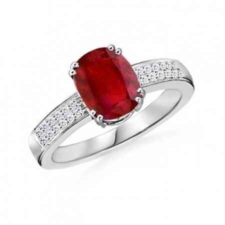 Anillo de rubi.