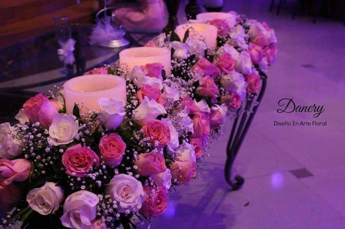 Nuestra mesa de novios