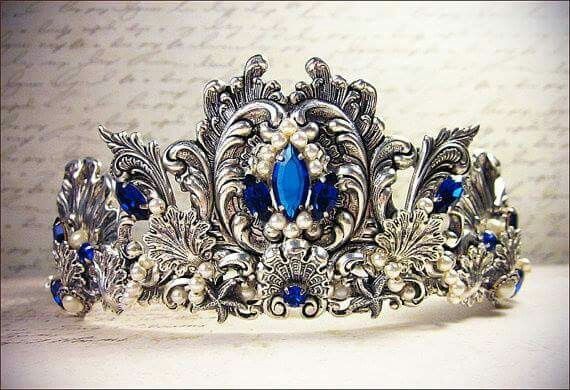 Mi coronita la que voy a usar en mi día  - 2