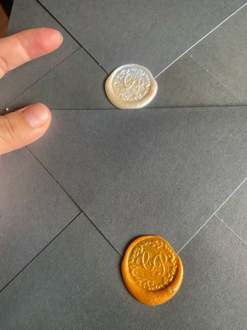 Se les casa la niña de los plumones!