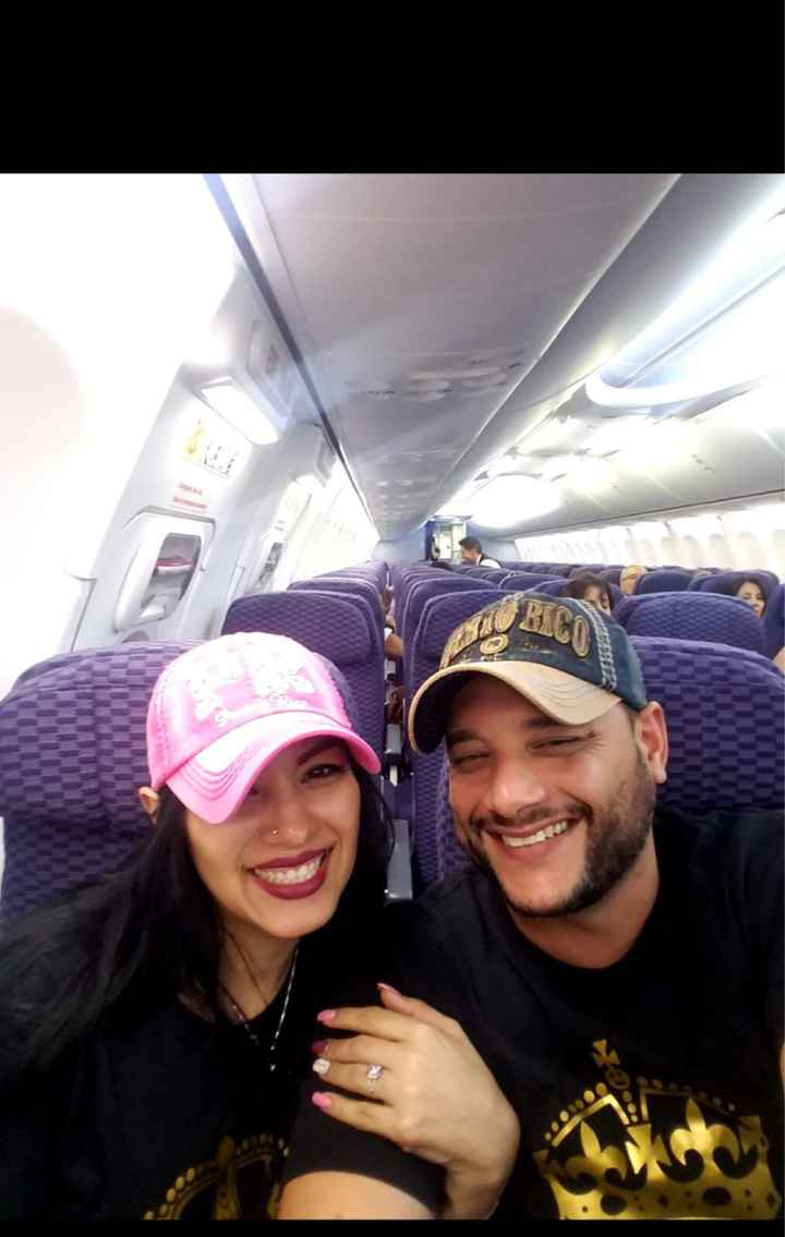 Habemus boleto de avion para mi fm ❤️🎩🛫 - 1