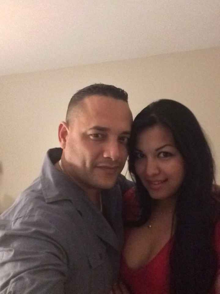 Sube una foto más antigua con tu pareja - 1