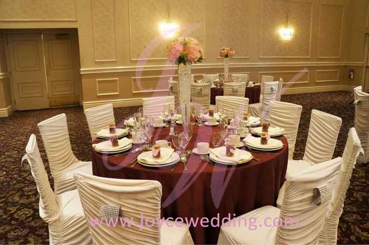 Boda y flores en tono guinda - 2