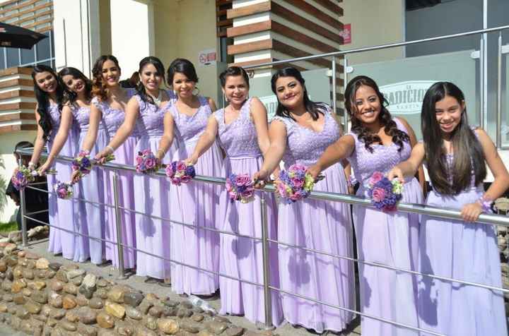 POSANDO PARA LA FOTO