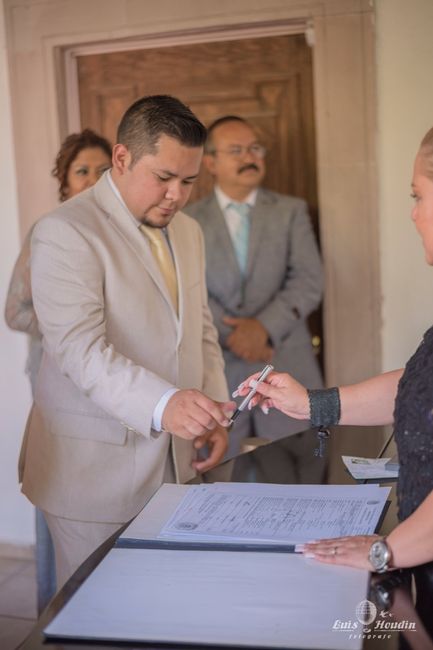 A casi un mes de casados les comparto unas fotos - 5