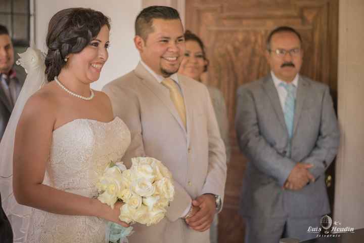 A casi un mes de casados les comparto unas fotos - 1