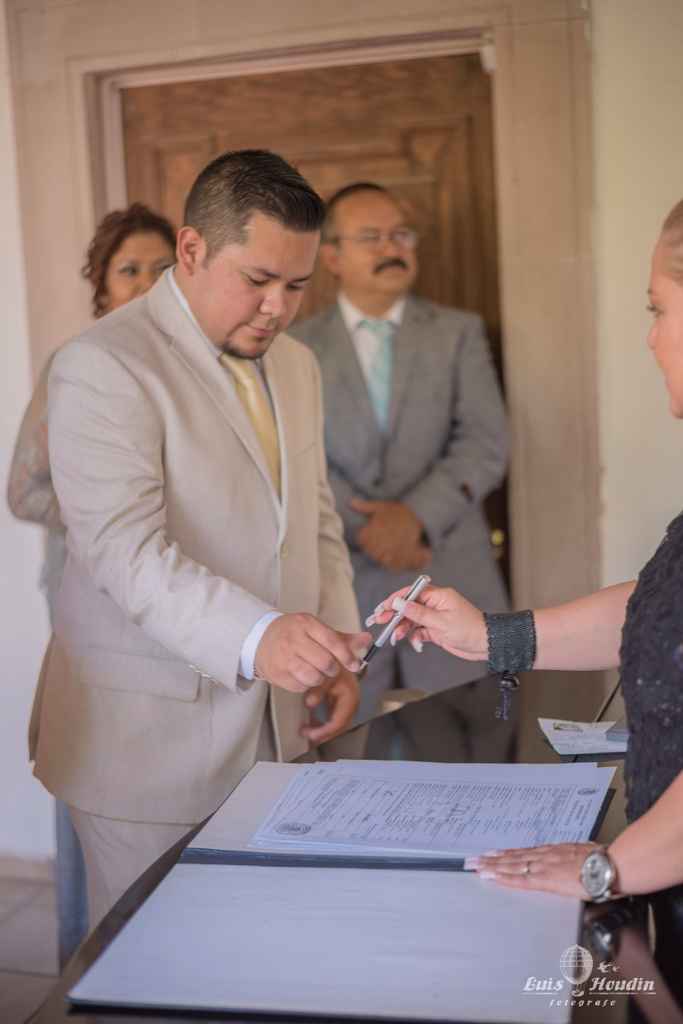 A casi un mes de casados les comparto unas fotos - 5